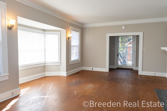 Photo - 702 W Union St