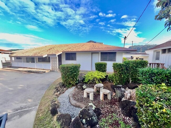 Photo - 4/2/3 + Office Space - Single Family Home Located in Kaimuki - Great Location!