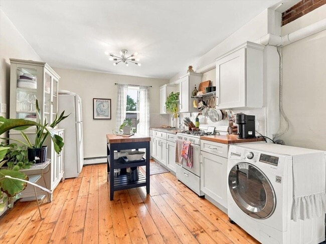 223 8th St