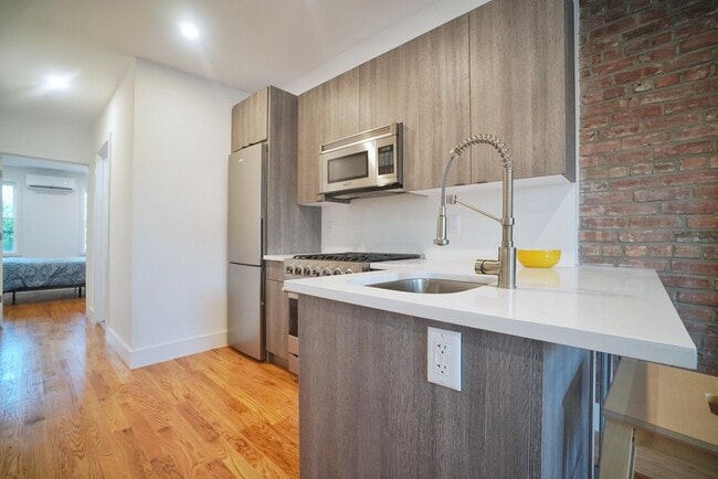 Photo - 246 Bay St Unit 3L