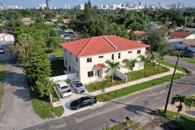 Photo - 785 SW 7th Ave House