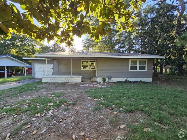 Building Photo - 1010 33rd St SE Rental