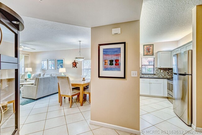 Photo - 200 Uno Lago Dr Unit 105