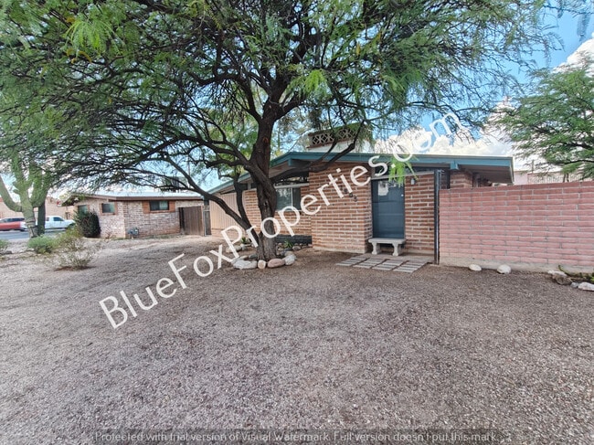 Building Photo - 1905 E Lind Rd Rental
