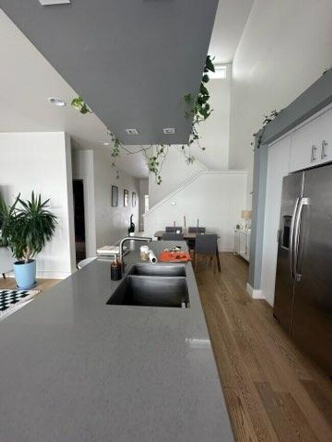 Photo - Stunning West End Three Bedroom with Moder...