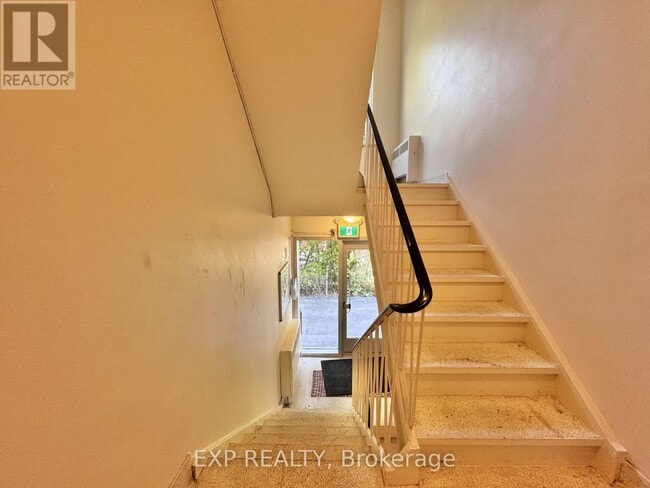 Photo - 27 Paisley Blvd E Unit 2