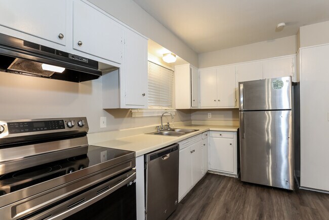 Photo - 5544 Wayneland Dr