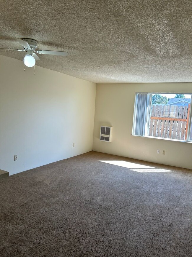 Photo - (749) Jackson Square - 2 Bedroom / 1.5 Bathroom Townhome – Albany Unit 023