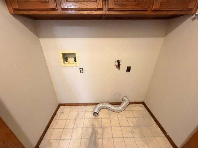 Photo - 1006 Nightingale Ln