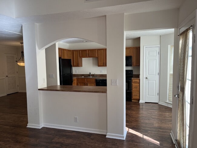 Photo - Charming 2 Bed, 2.5 Bath Townhouse in Nashville - Perfect Rental Opportunity!