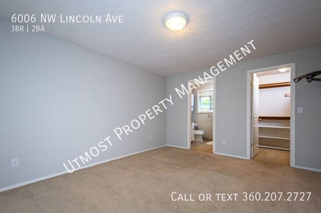 Photo - 6006 NW Lincoln Ave