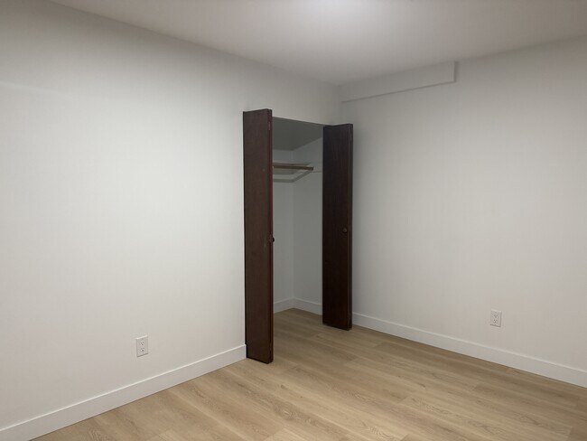 Photo - 2215 E 51st Ave