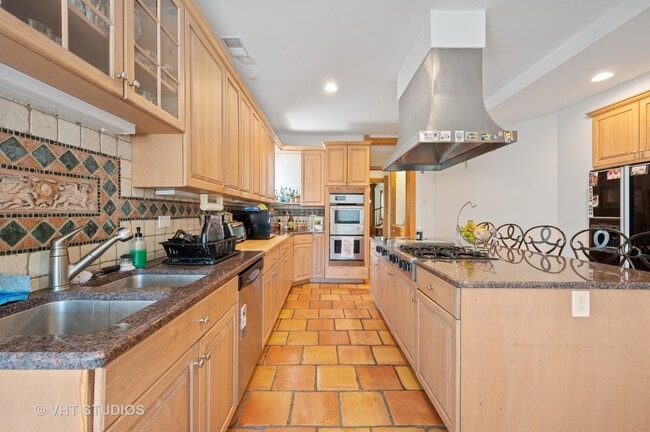 Building Photo - 3629 N Wayne Ave Unit #3