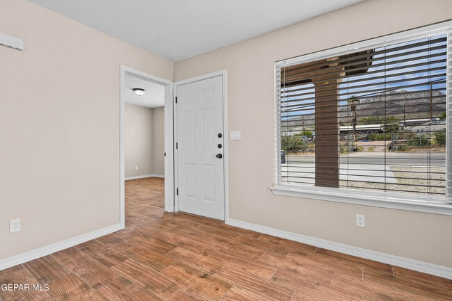 Photo - 8804 Eclipse St