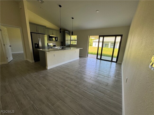 Photo - 6108 Holt Ct