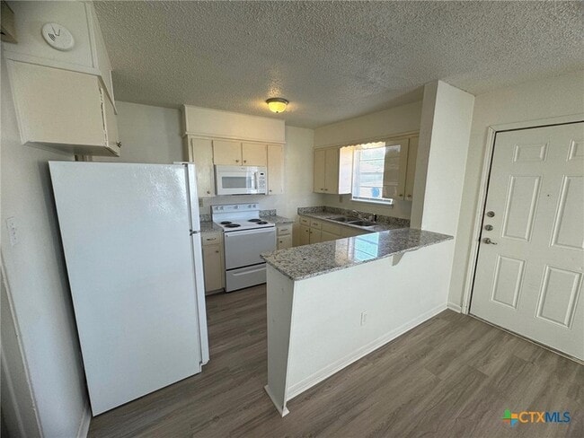 Photo - 604 Sunset Ln Unidad B