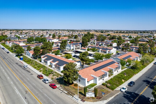 Building Photo - High Desert Villas - 55+ Rental