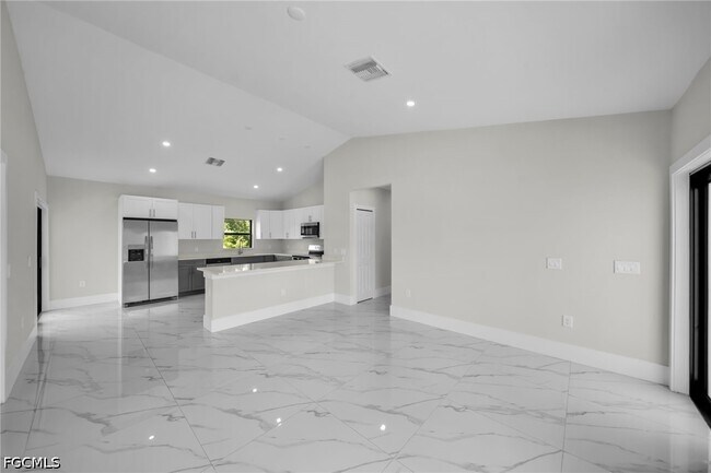 633 Windermere Dr