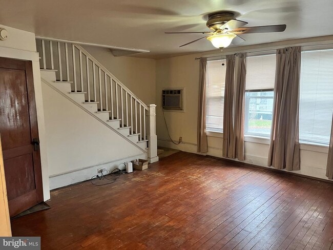 Photo - 196 Church St