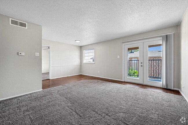 2 bed, 2 bath, 1010 sq ft