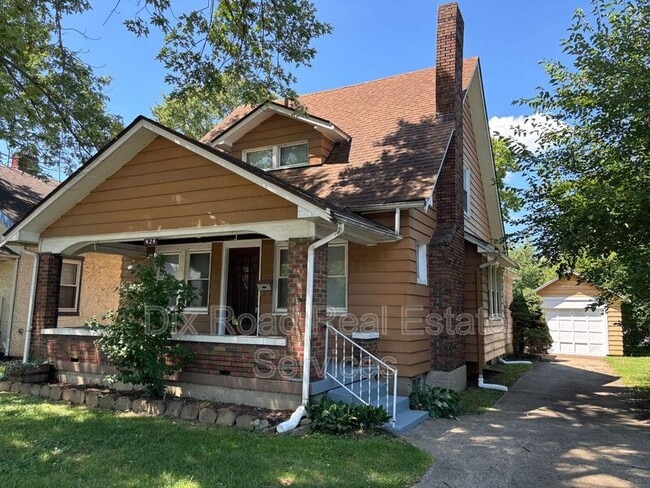 Photo - 424 Shafor St