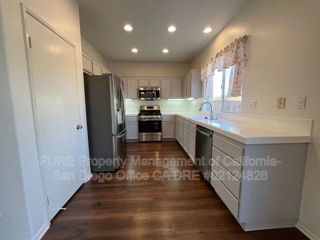 Photo - 535 Island Breeze Ln