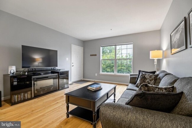 Photo - 11349 King George Dr