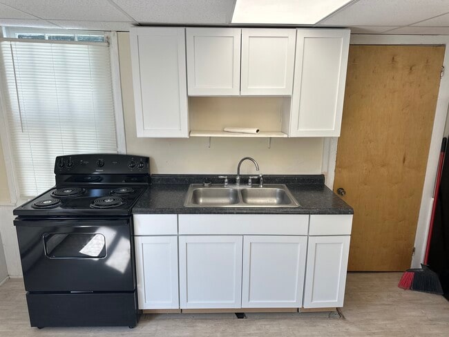 Photo - 166 W 4th St