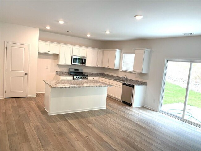 Photo - 290 Rivulet Dr