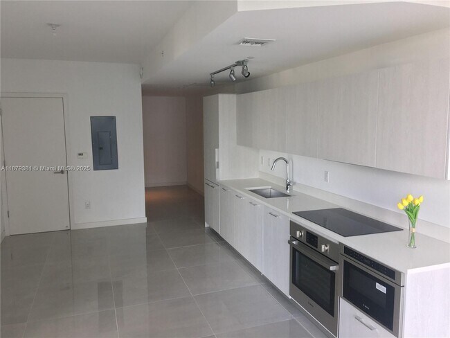 Photo - 501 NE 31st St Unit 907