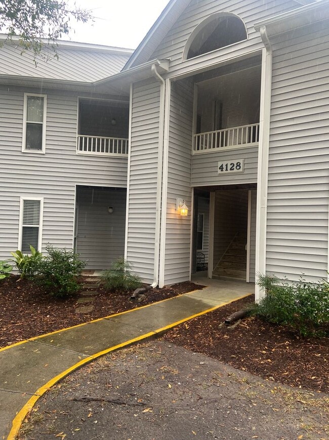 Building Photo - Spacious 2 Bedroom Luxury Condo with Pool Access – Wilmington, NC Unit 201