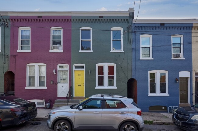 Photo - 464 Lafayette St