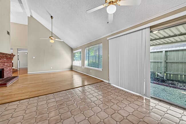 Photo - 1535 Beaconshire