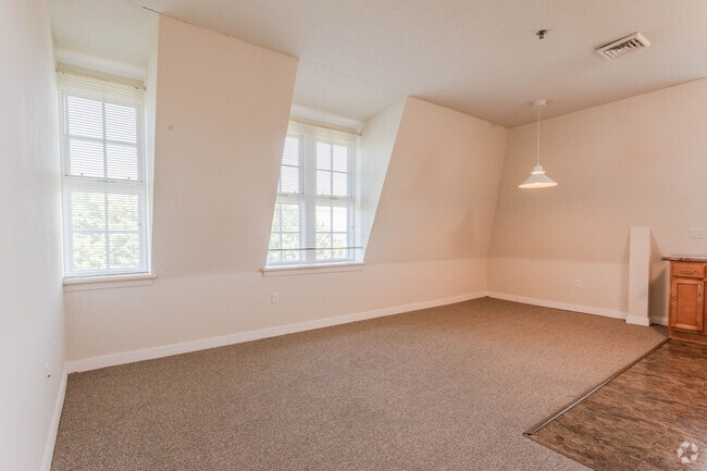 Living Area - 2BR/1BA - 508