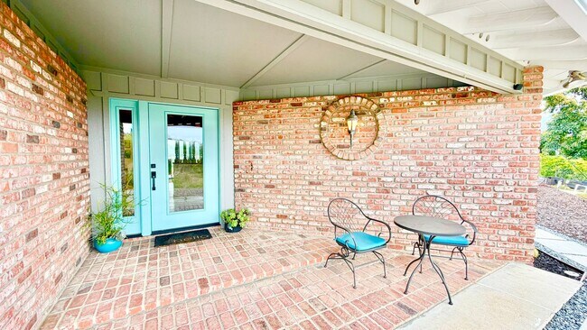 3266 Westmont Dr