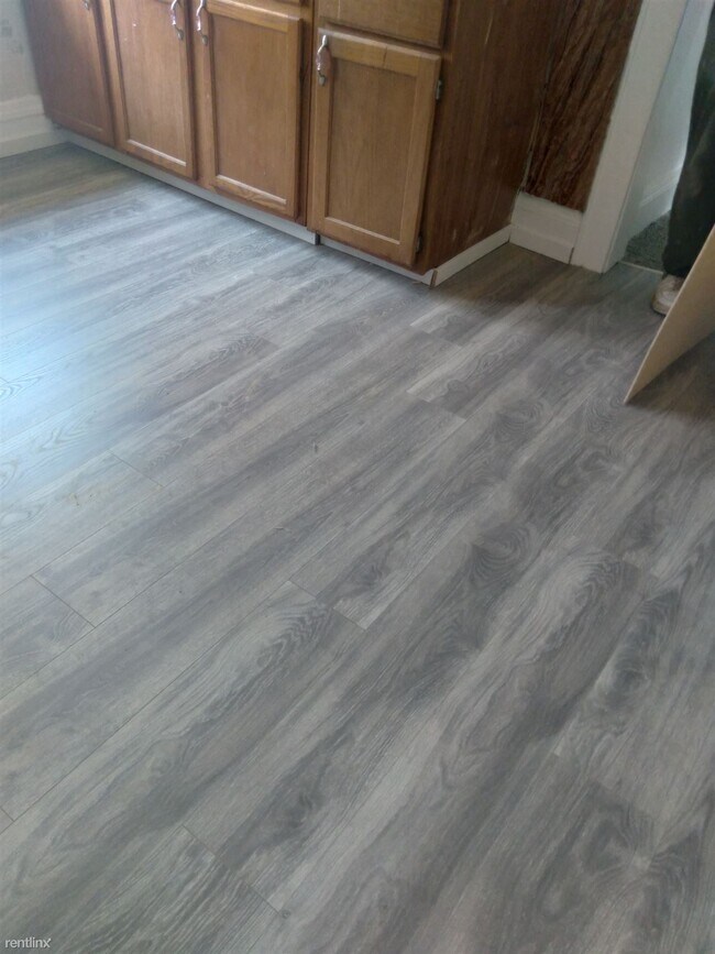 Photo - 2 br, 1 bath Triplex - 3549 West 129th Str...