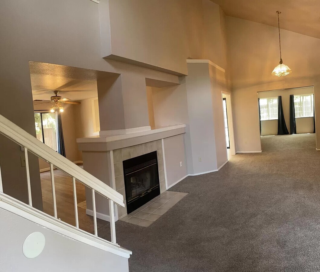 Photo - 742 Danehurst Ct