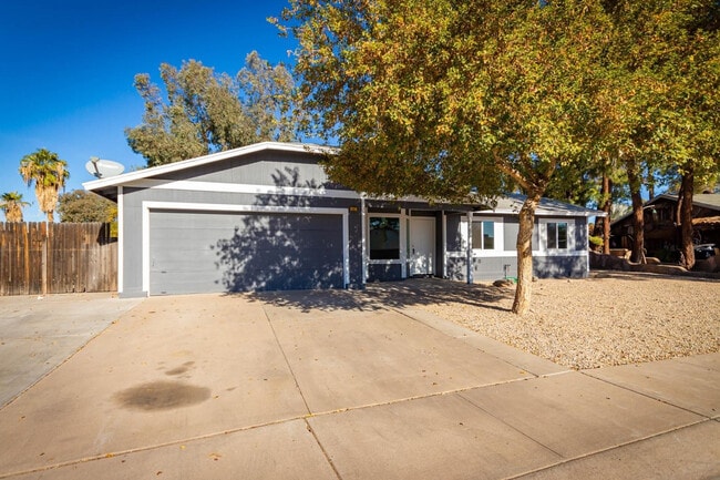 Photo - 232 E Leah Ln