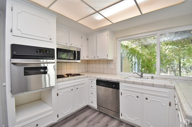 Building Photo - $4,390 4 BEDROOM GORGEOUS REMODELED SAN RA... Rental