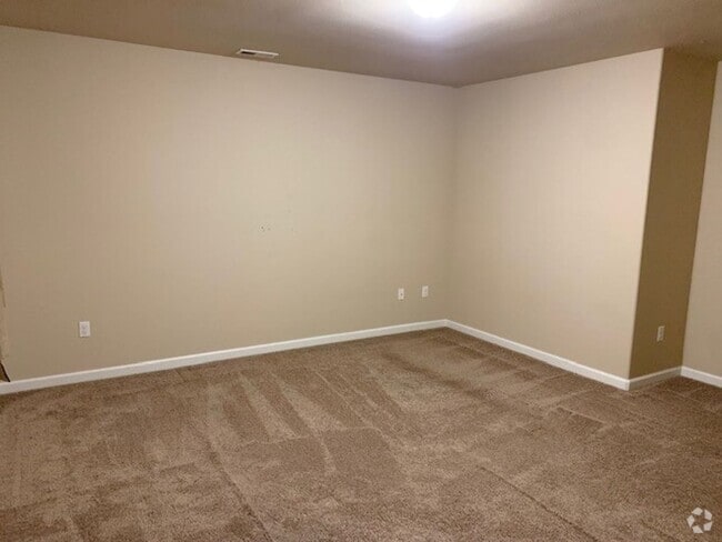 Building Photo - 4 Bedroom Home in Convenient Port Orchard ...