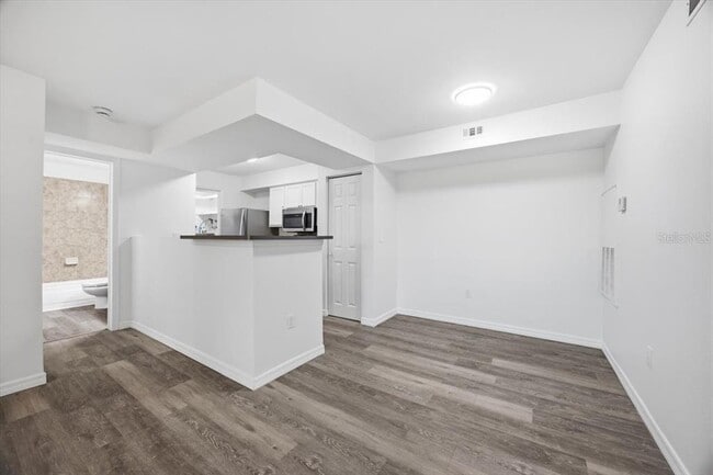 Photo - 3028 Parkway Blvd Unit 207