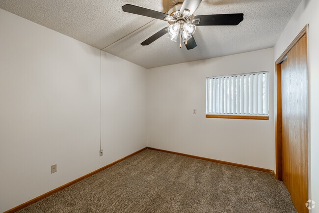 2BR, 1.5BA - 1,022SF - Second Bedroom