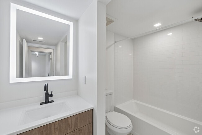 3 habitaciones, 2 baños - 1329 pies cuadrados - Segundo baño - Maison Hills