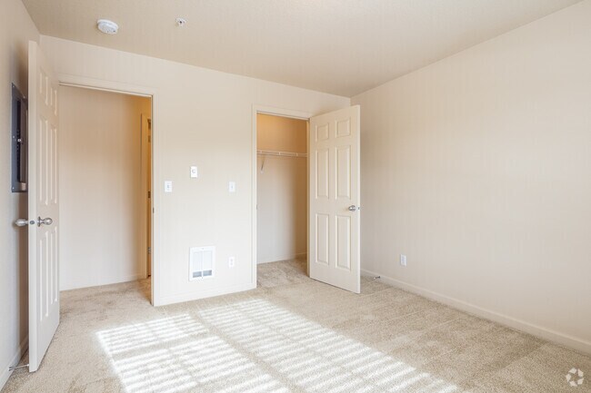 1BR 1BA - 740SF