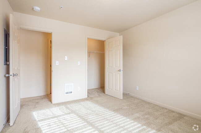 1BR 1BA - 740SF - Hawks Ridge Apartments