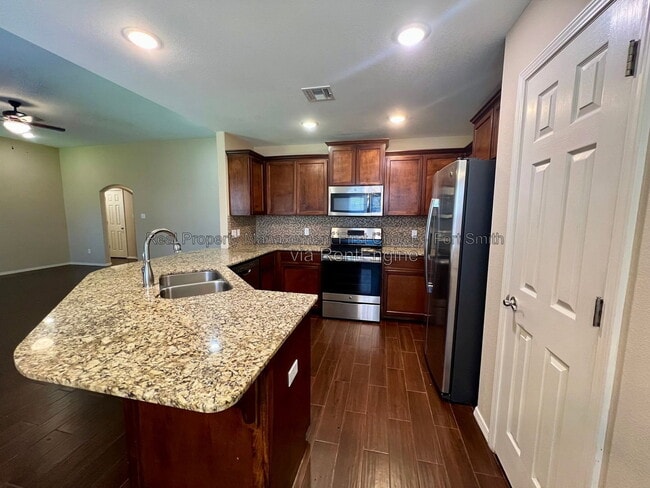 Photo - 507 Ridge Point Dr