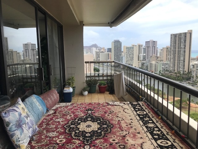 Lanai View Looking East - 2333 Kapiolani Blvd Unit 2610