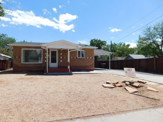 Building Photo - 941 Walnut Ave Unit A