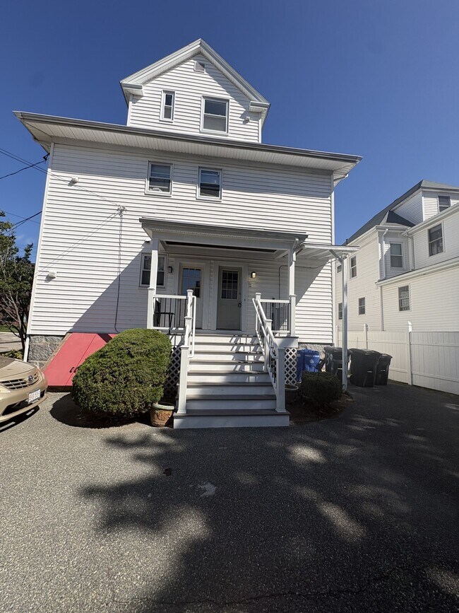 137 Whitwell St Unit 3