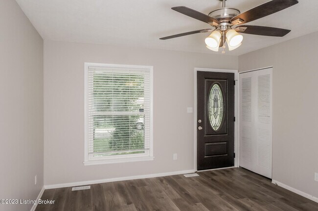 Photo - 7415 Hallmark Dr